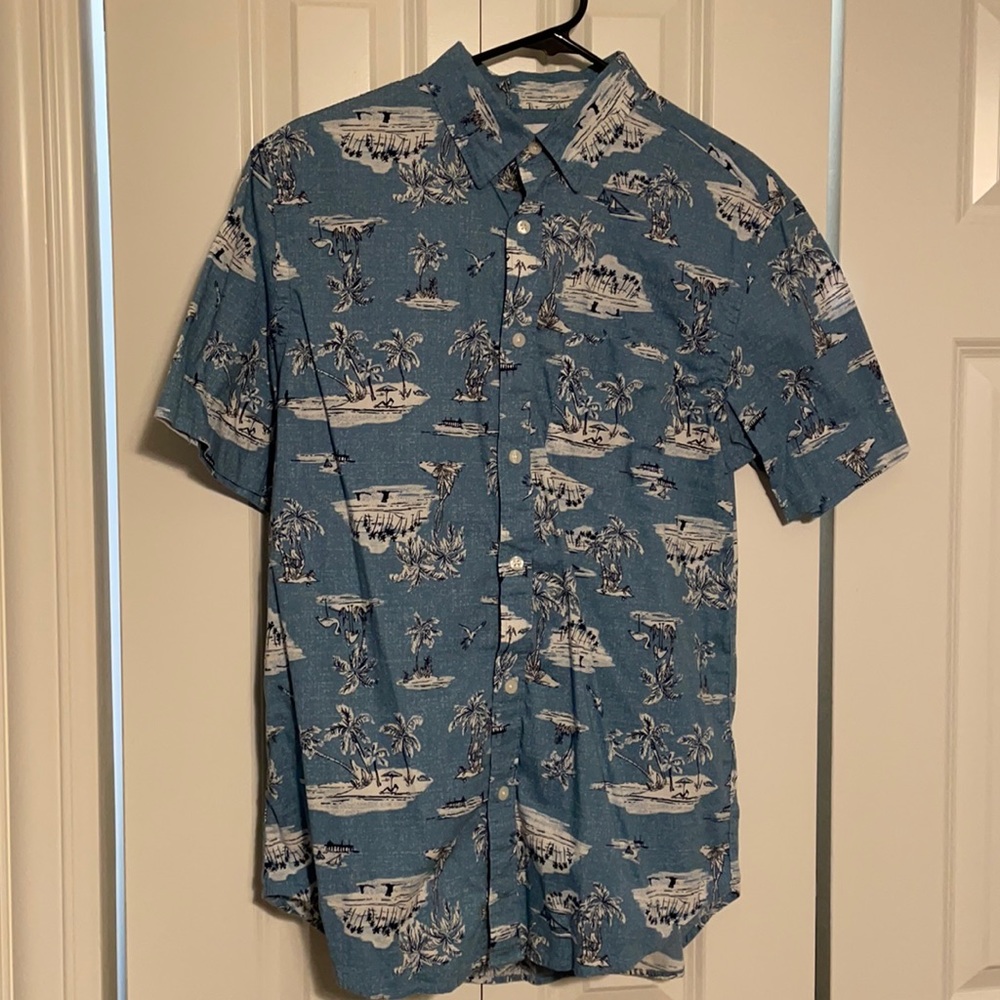 Old Navy short sleeve printed shirt